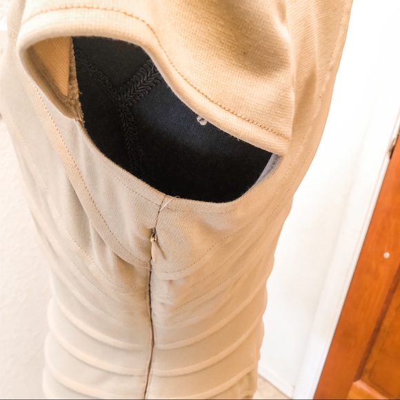 NWT London Times Side Ruched Dress in Camel - Picture 3 of 6